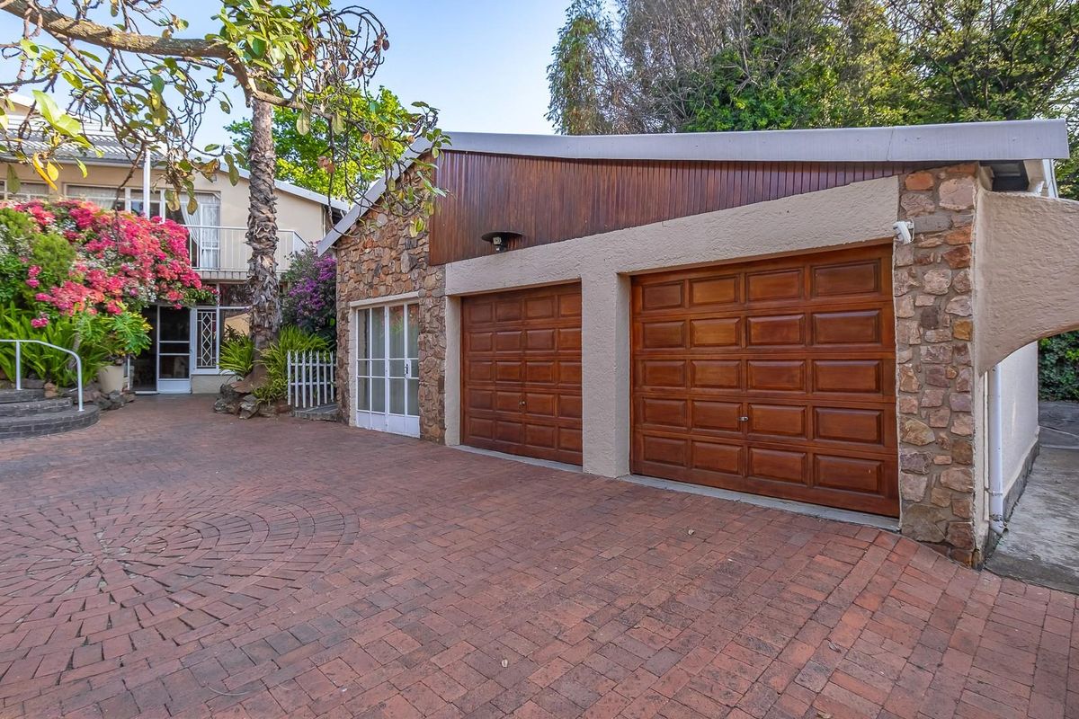 A Grand Old Lady in Northcliff - Timeless Charm Meets Endless Possibility! - Photo 5