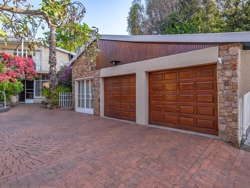 A Grand Old Lady in Northcliff - Timeless Charm Meets Endless Possibility! - Photo 5