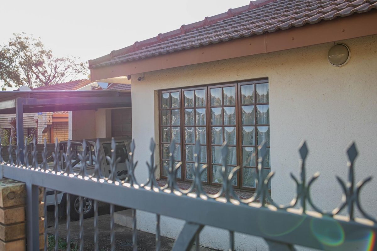 Unlock the Rental Potential in Flora Park! - Photo 5