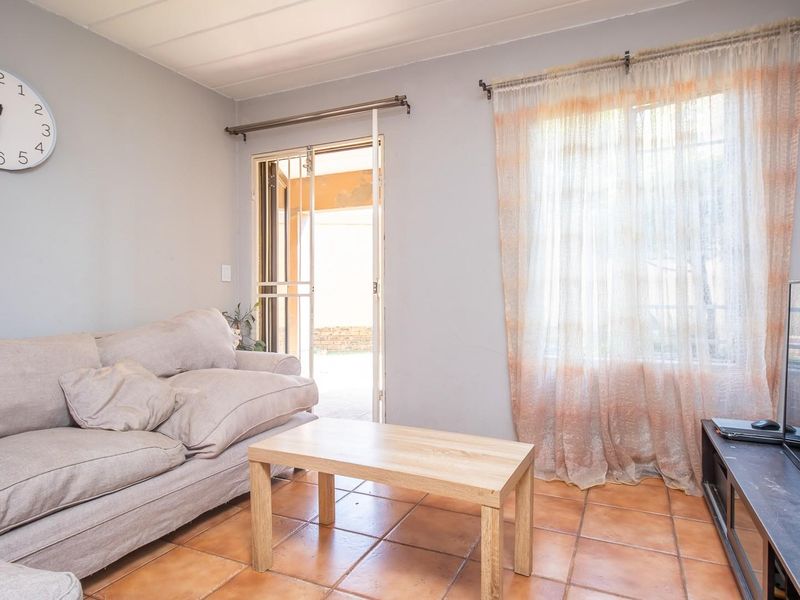 Ground-Floor Apartment for Sale in Jordaan Park - Photo 3