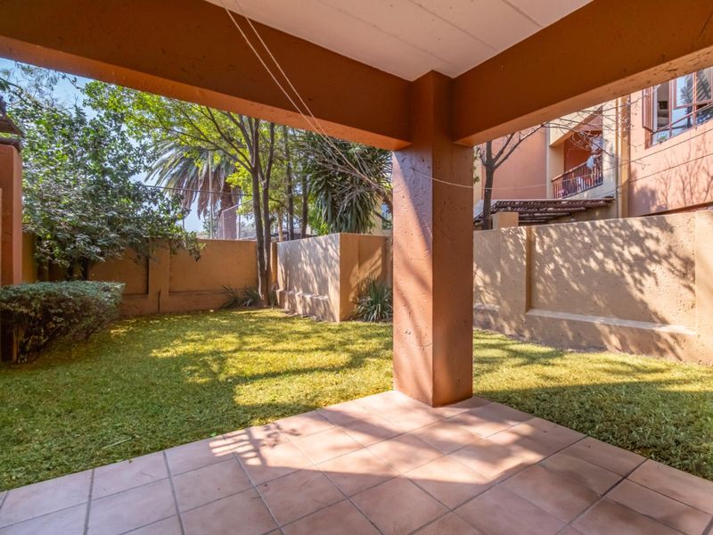 Stunning One bedroom Garden Unit in Lonehill - Photo 1