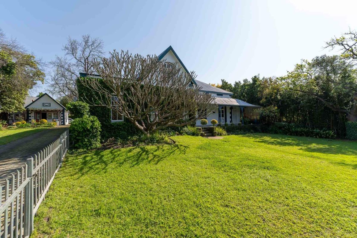 Five Bedroom House for Sale in Wellington - Photo 3