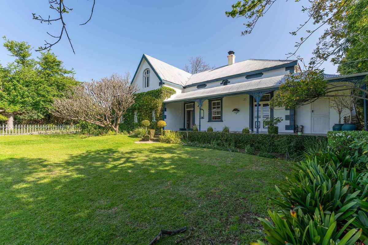 Five Bedroom House for Sale in Wellington - Photo 4