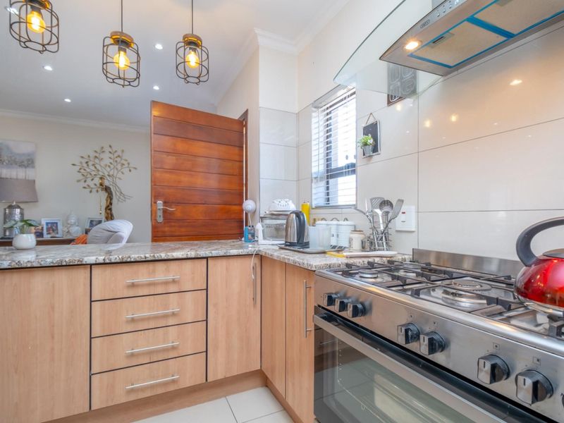 Modern 2-Bedroom Gem in Riversands Retirement Village - Photo 8