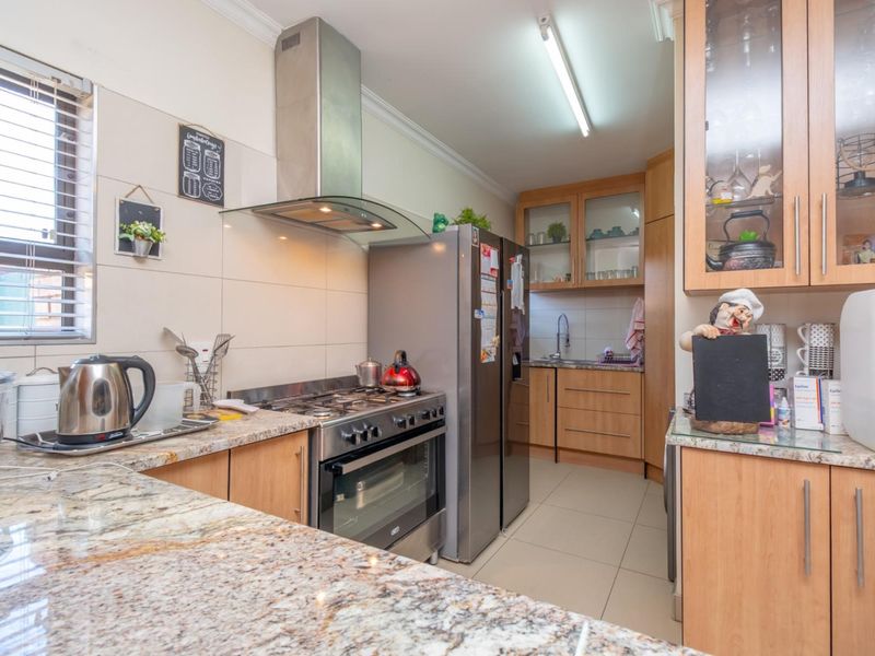 Modern 2-Bedroom Gem in Riversands Retirement Village - Photo 7