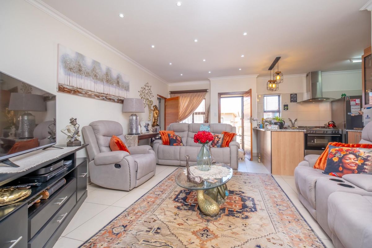 Modern 2-Bedroom Gem in Riversands Retirement Village - Photo 2