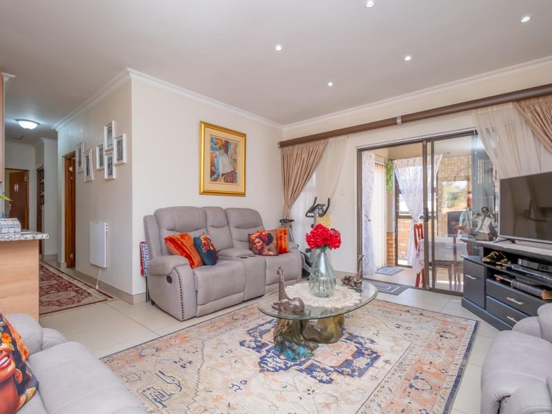 Modern 2-Bedroom Gem in Riversands Retirement Village - Photo 4