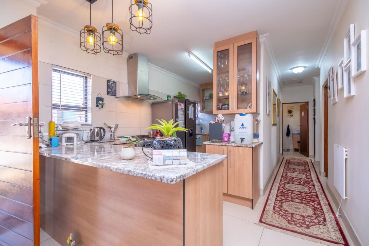 Modern 2-Bedroom Gem in Riversands Retirement Village - Photo 5