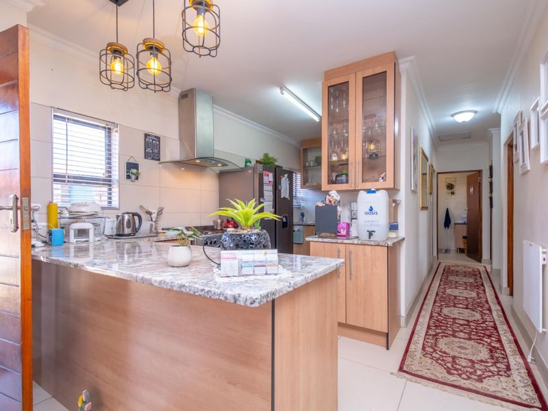 Modern 2-Bedroom Gem in Riversands Retirement Village - Photo 5