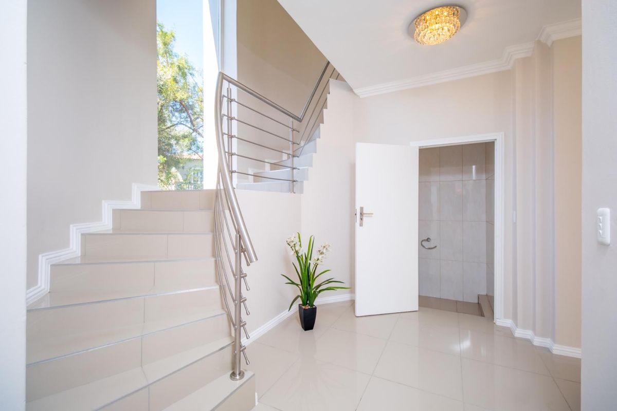 House For Sale in Fourways Sandton - Photo 3