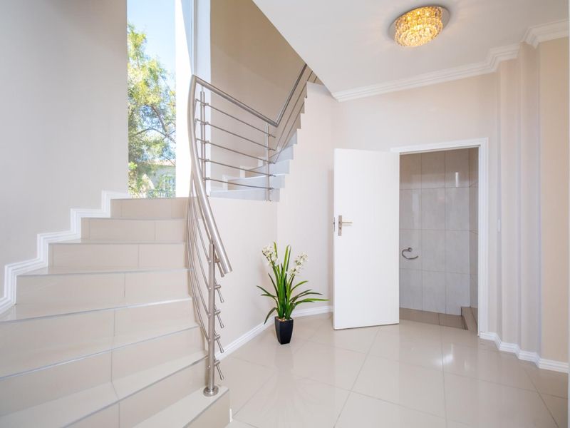 House For Sale in Fourways Sandton - Photo 3
