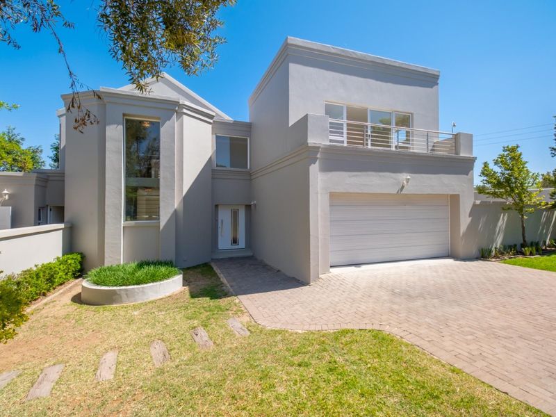House For Sale in Fourways Sandton - Photo 2