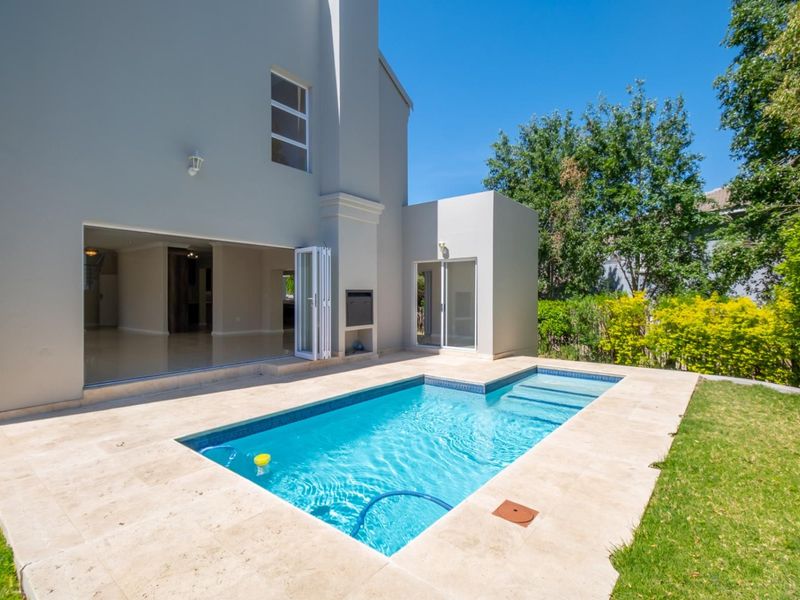 House For Sale in Fourways Sandton - Photo 1