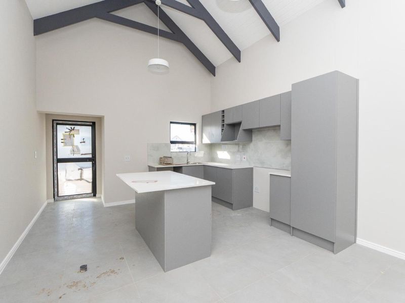 Coastal Charm - Photo 3