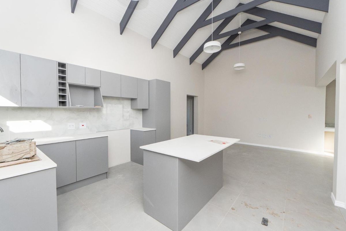 Coastal Charm - Photo 2