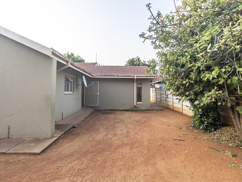 Prime Location, Big Investment Potential - Photo 7