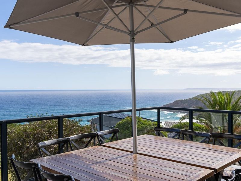 Exquisite Coastal Gem for Sale in Herolds Bay, Western Cape - Photo 3