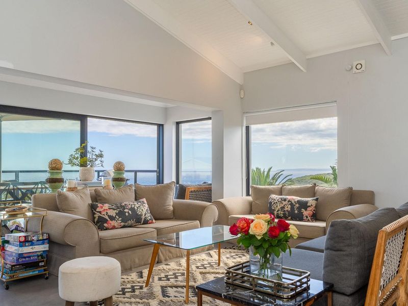 Exquisite Coastal Gem for Sale in Herolds Bay, Western Cape - Photo 10