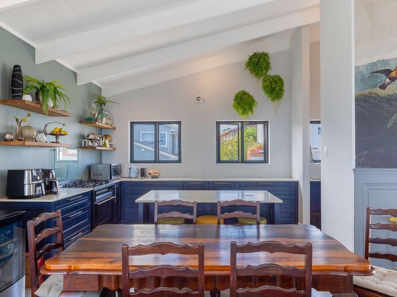 Exquisite Coastal Gem for Sale in Herolds Bay, Western Cape - Photo 8