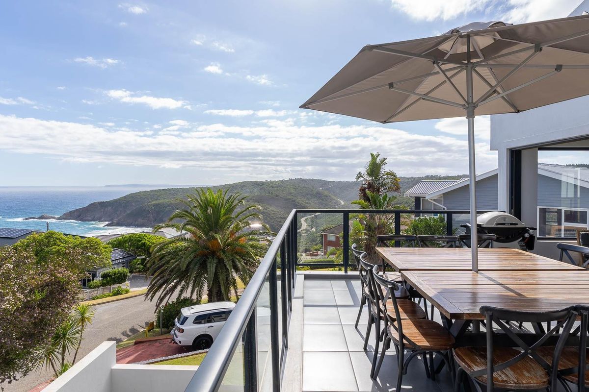 Exquisite Coastal Gem for Sale in Herolds Bay, Western Cape - Photo 2
