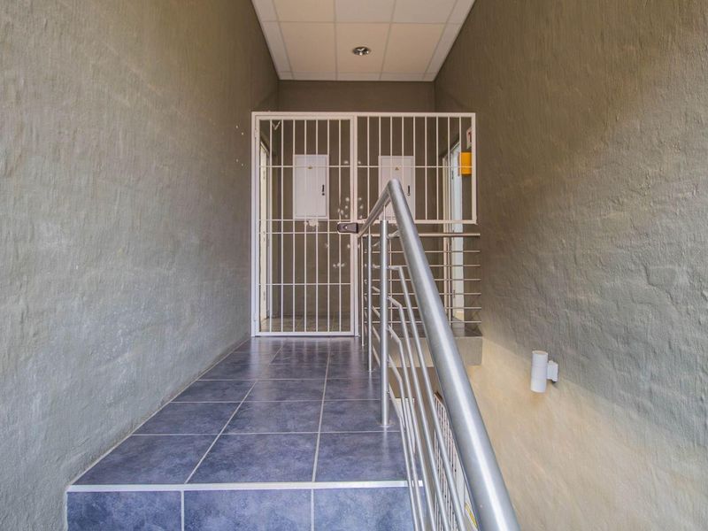 First-Floor Luxury Office in Bendor for Sale - Photo 7