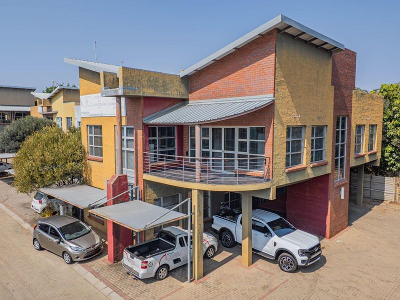 First-Floor Luxury Office in Bendor for Sale - Photo 1
