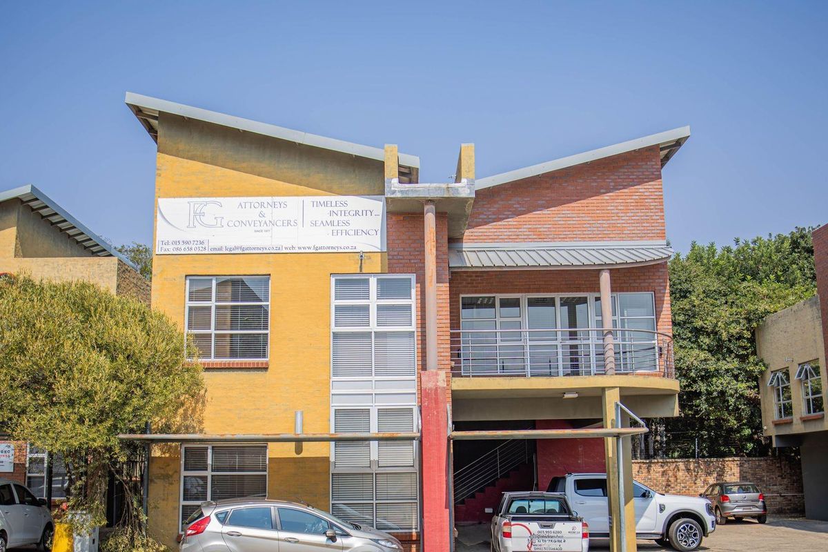Modern First-Floor Office with Boardroom in Bendor - Photo 3