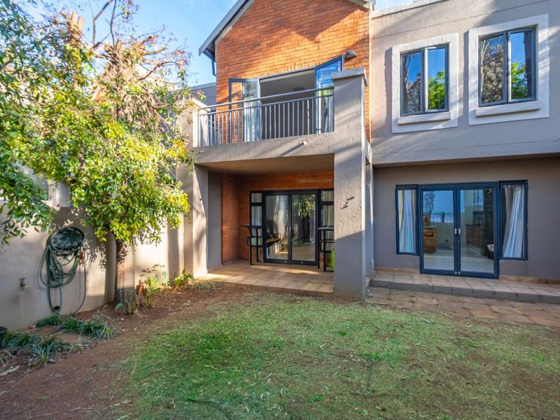 Modern, Secure and Pet-Friendly Townhouse - Photo 2