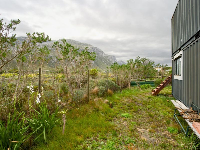 Located in Betty's Bay, is this challenging project for the creative people out there. - Photo 8