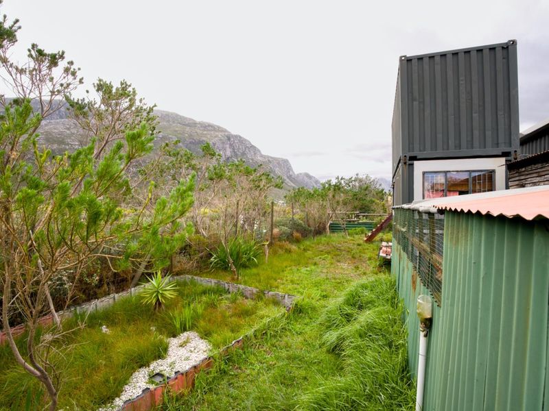 Located in Betty's Bay, is this challenging project for the creative people out there. - Photo 7