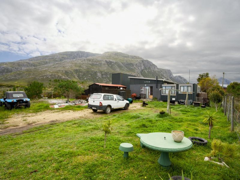 Located in Betty's Bay, is this challenging project for the creative people out there. - Photo 4