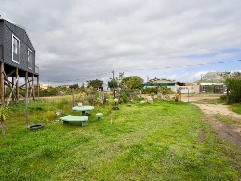 Located in Betty's Bay, is this challenging project for the creative people out there. - Photo 5