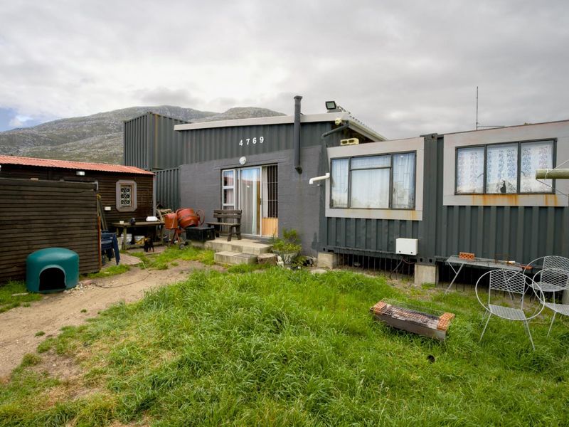 Located in Betty's Bay, is this challenging project for the creative people out there. - Photo 1