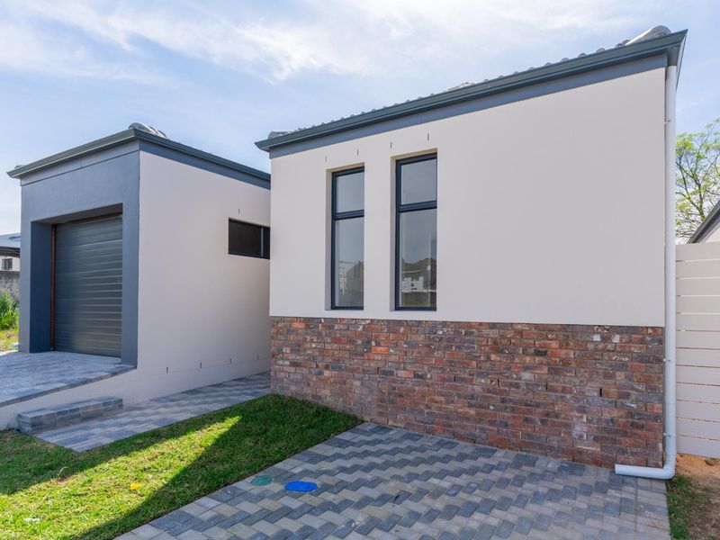 Modern Living in Honeydew Country Estate: 3 Bedrooms, 2 Bathrooms! - Photo 3