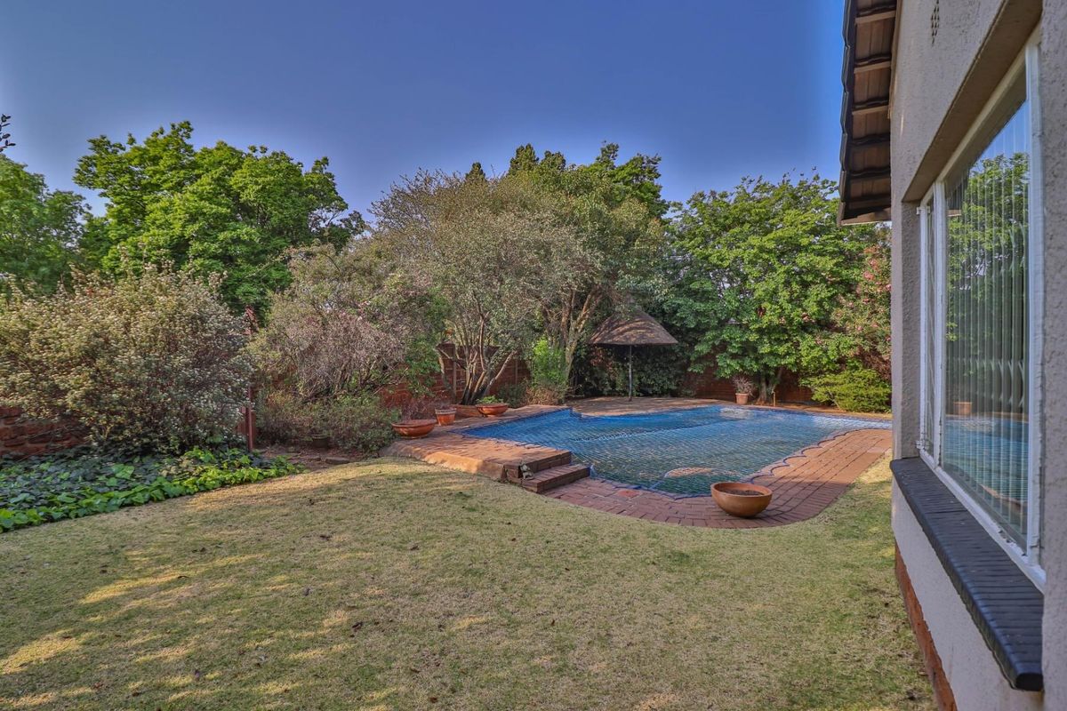 Stunning 3-Bedroom Family Home - A RARE Find! - Photo 3