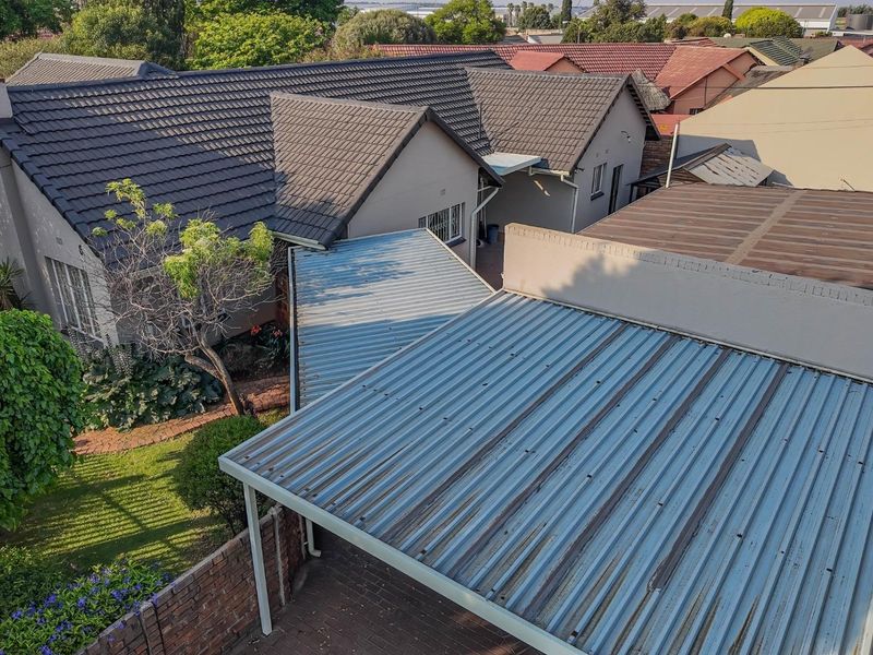 Stunning 3-Bedroom Family Home - A RARE Find! - Photo 9