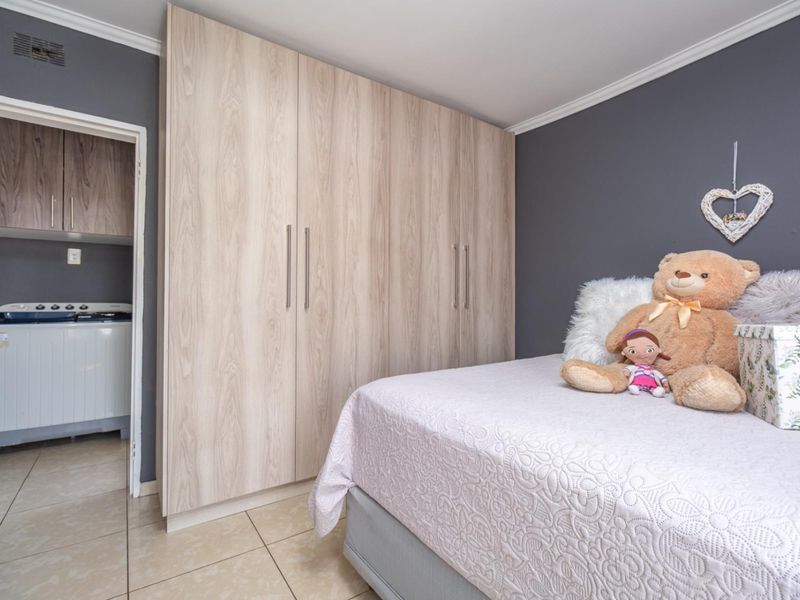 Modern 2-Bedroom Lock-Up & Go Flat in Secure Forest Court – Eldorado Park Ext 6 - Photo 10