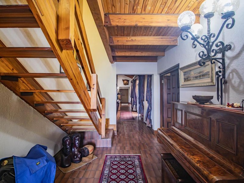 Spacious Bendor Home with Office Potential - Photo 5