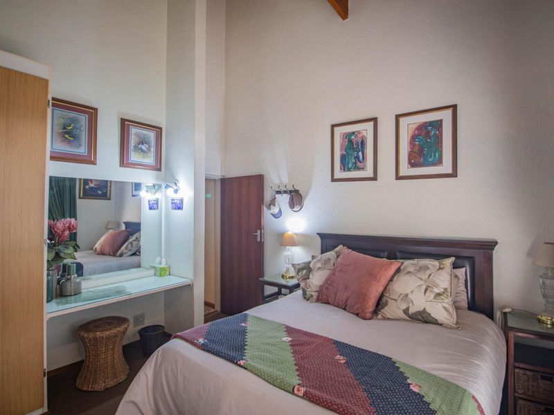 Spacious Bendor Home with Office Potential - Photo 7