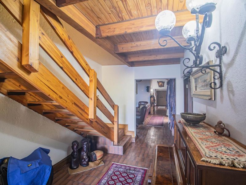 Spacious Bendor Home with Office Potential - Photo 6