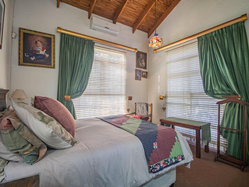 Spacious Bendor Home with Office Potential - Photo 9