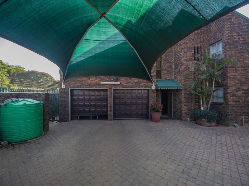 Spacious Bendor Home with Office Potential - Photo 1