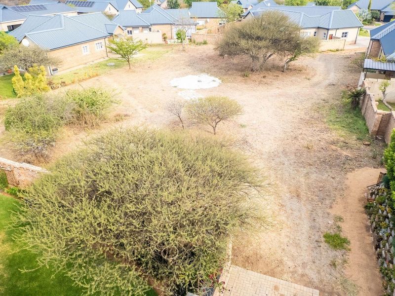 Vacant Land in Secure Estate with Borehole - Photo 7