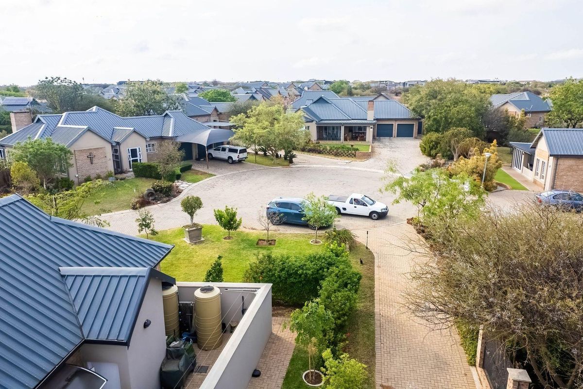Vacant Land in Secure Estate with Borehole - Photo 5
