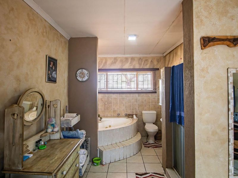 Versatile Property with Room to Grow - Photo 10