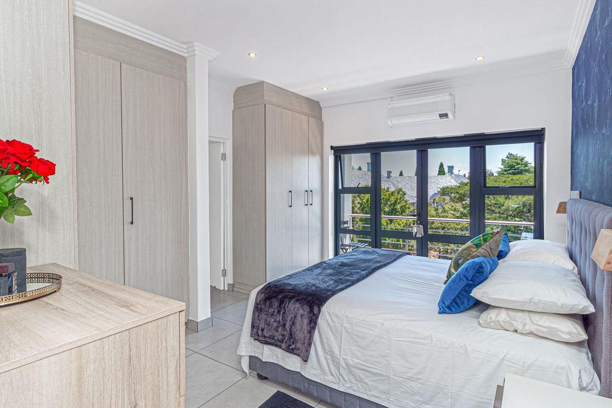 Exclusive Luxury 2-Bedroom Apartment for Sale in Bryanston - Photo 3