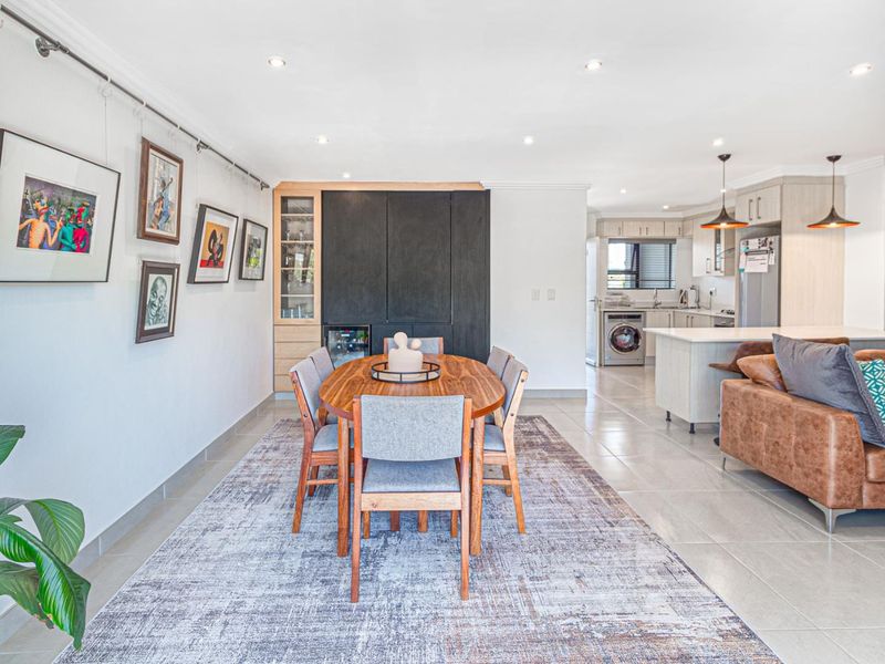 Exclusive Luxury 2-Bedroom Apartment for Sale in Bryanston - Photo 2