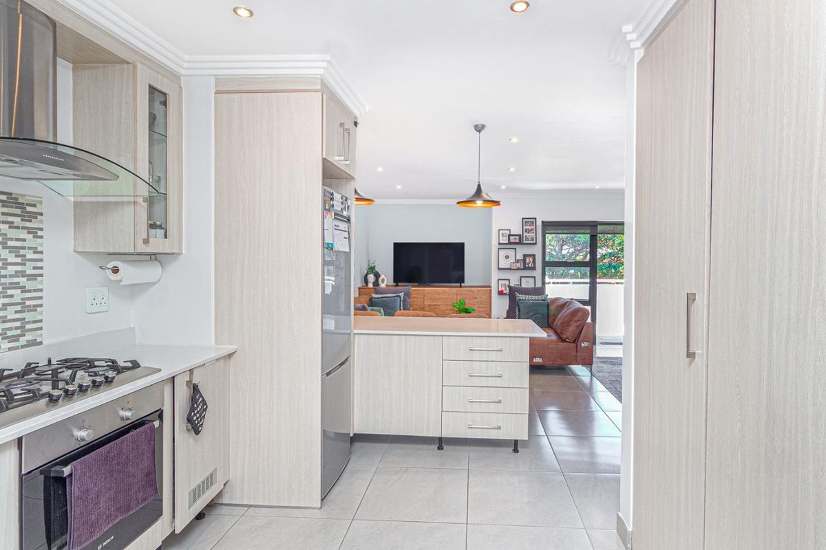 Exclusive Luxury 2-Bedroom Apartment for Sale in Bryanston - Photo 4
