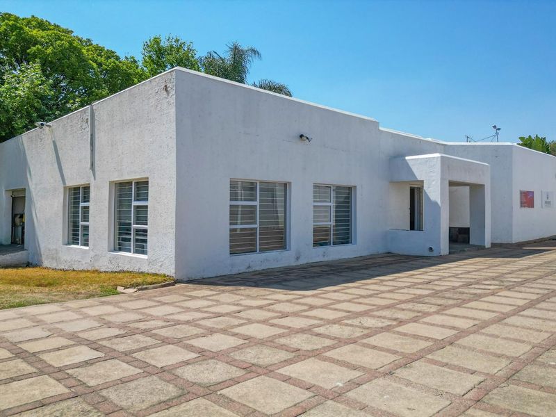 Commercial Property for Sale in Bryanston - Photo 3