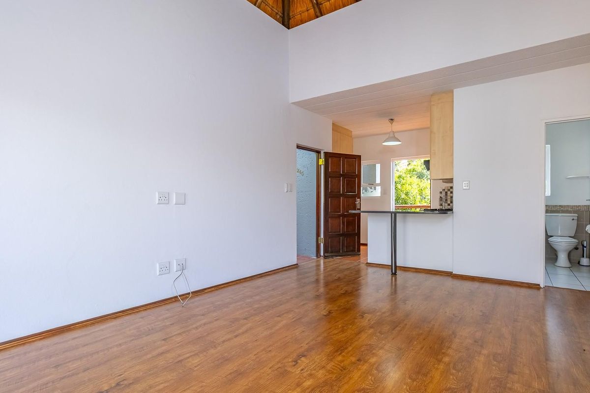 Modern 2-Bedroom Apartment in the Unique Riverglades Estate - Photo 3